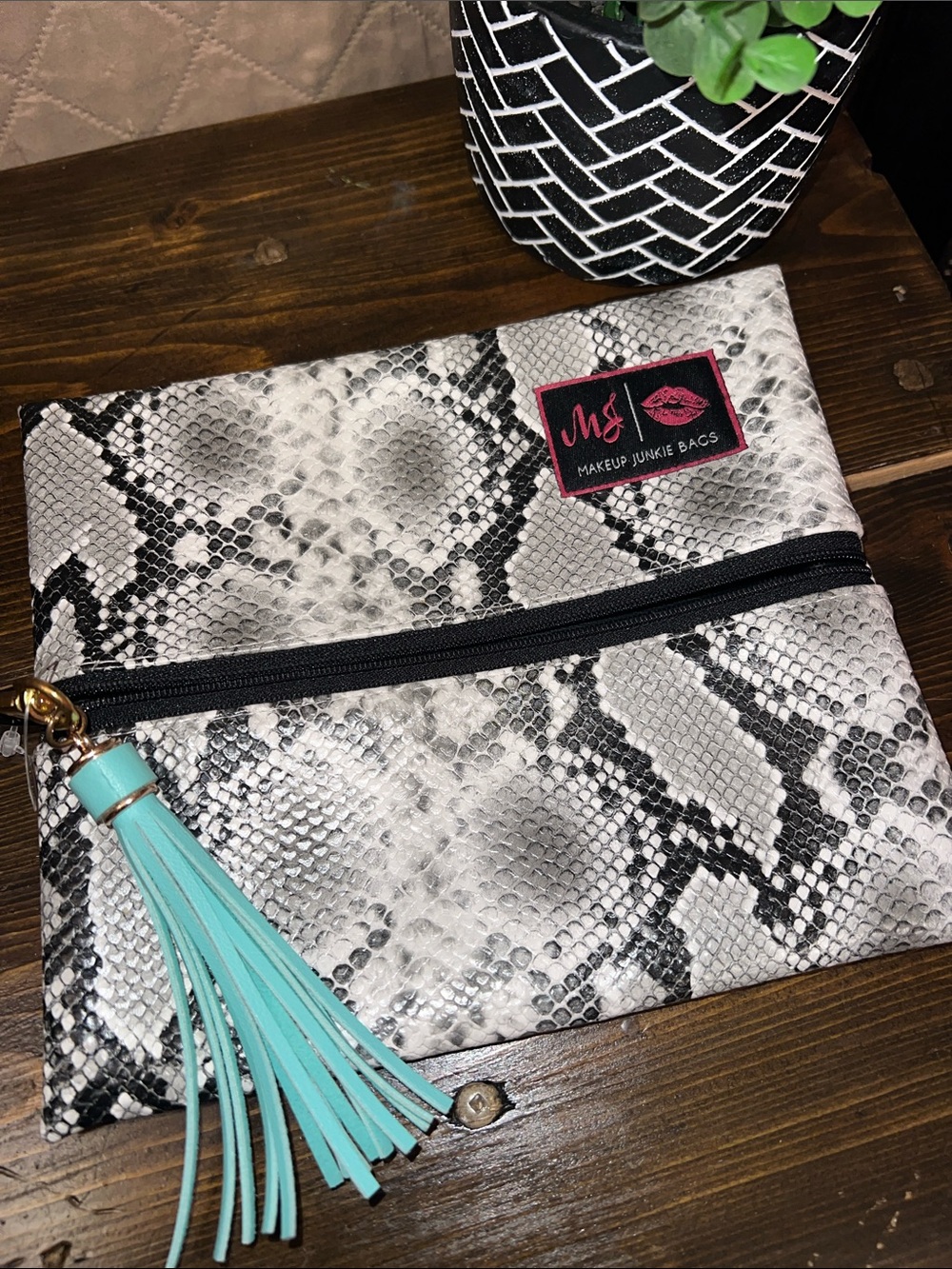 Makeup Junkie Bag Black&White Viper Small